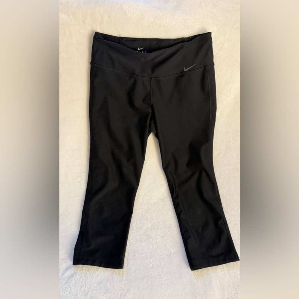 Nike Women's Black Cropped Pants
